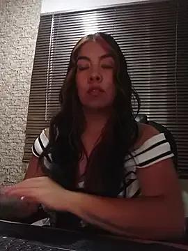 lili_hiugs from StripChat is Freechat