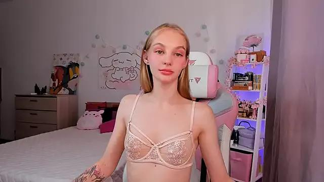 Lili_Lucky from StripChat is Freechat