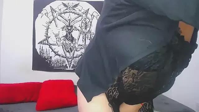 lili_peach from StripChat