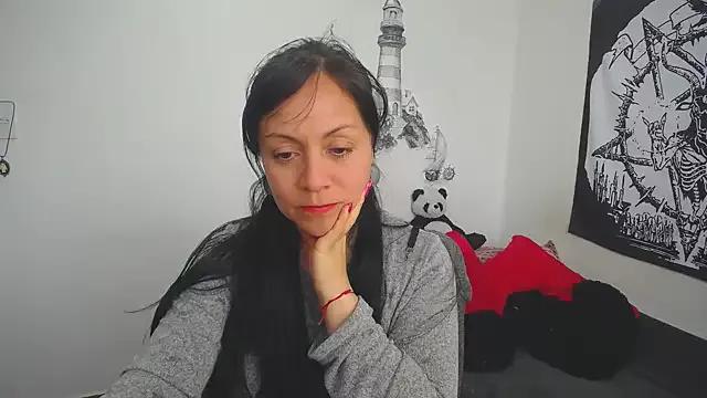 lili_peach from StripChat