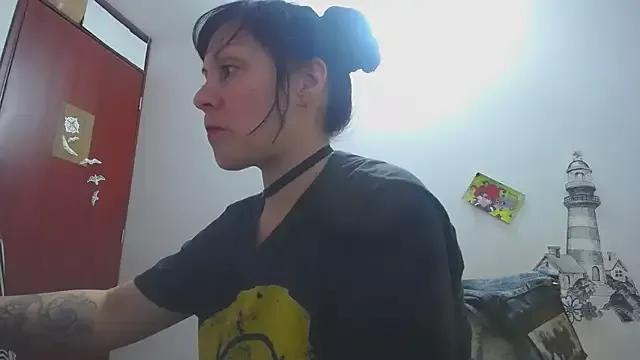 lili_peach from StripChat