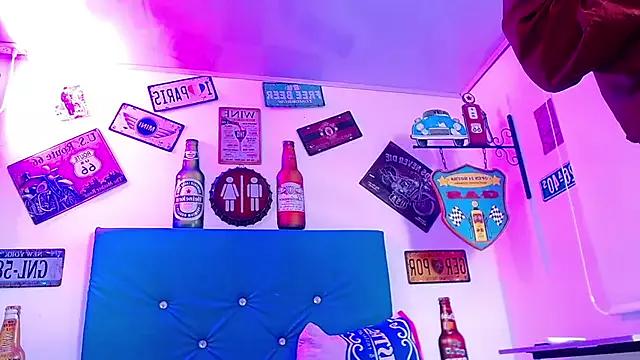 lili_roussi from StripChat