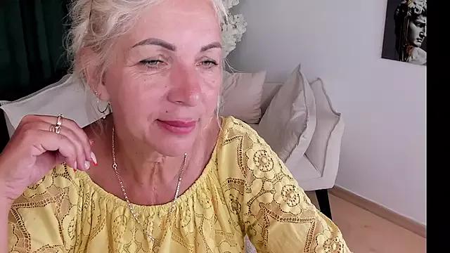 LiliaMoons from StripChat is Freechat