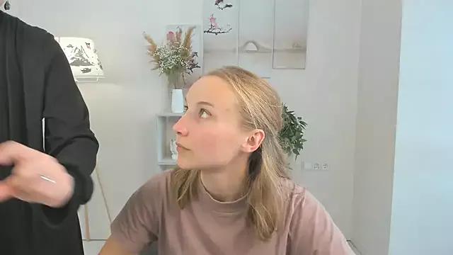 LilianFrost from StripChat is Freechat