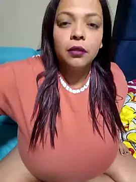 lilibella_boooobs from StripChat
