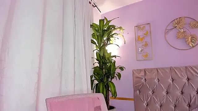 LiliethWolf from StripChat is Freechat