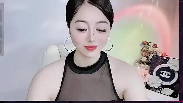 LiLiLily from StripChat is Freechat