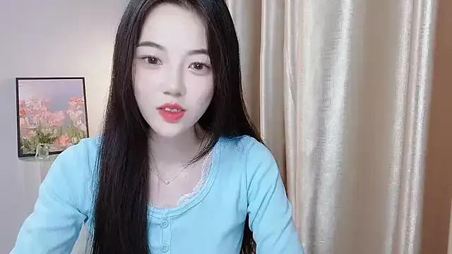 lilio_00 from StripChat