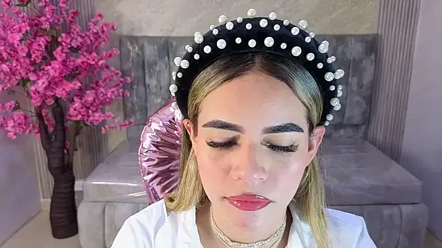 lilith4_s from StripChat is Freechat