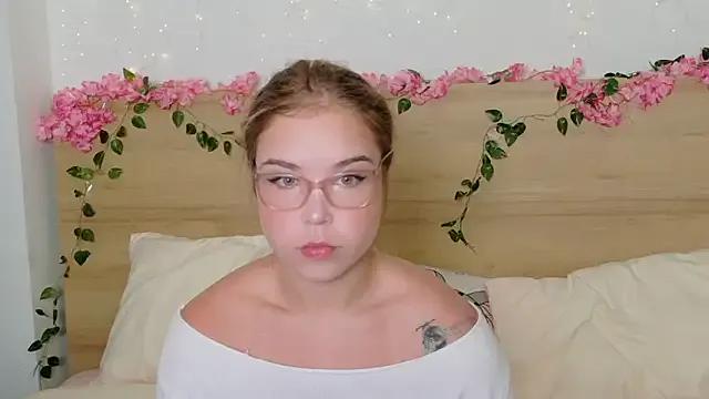 Lilith_Bonheur from StripChat is Freechat