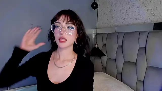 Lilith_crow from StripChat is Freechat