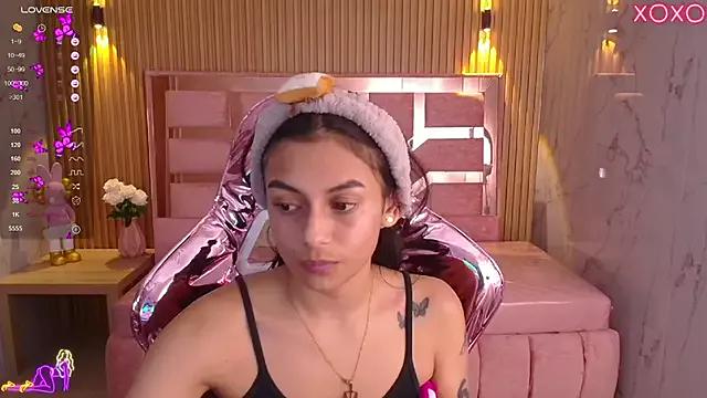lilith_petit_sub from StripChat is Freechat