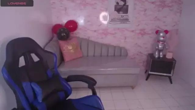 Lilith_t_ from StripChat