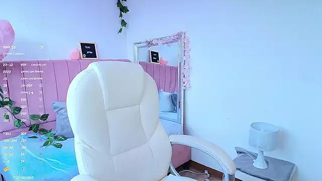 Try our streaming cams variety and talk on a personal level with our adorable girls streamers, showing off their bountiful shapes and dildos.