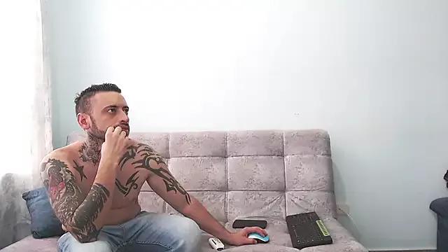 Lilithandpatrick from StripChat is Freechat