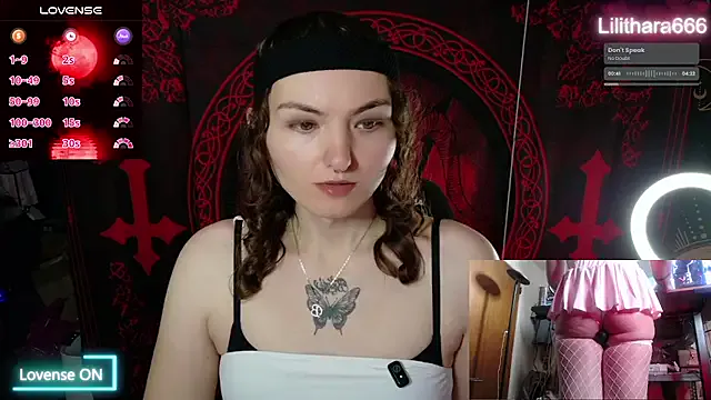 Lilithara666 on StripChat 