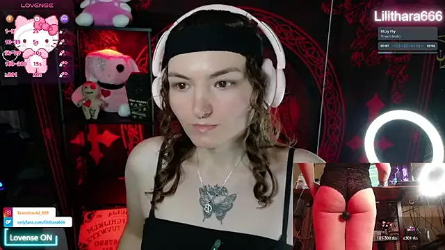 Lilithara666 on StripChat 