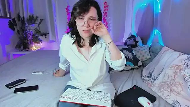 LiliViolet from StripChat is Freechat