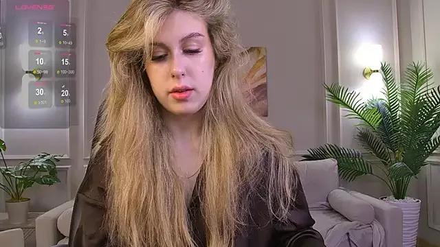 Lillian_Dyson from StripChat