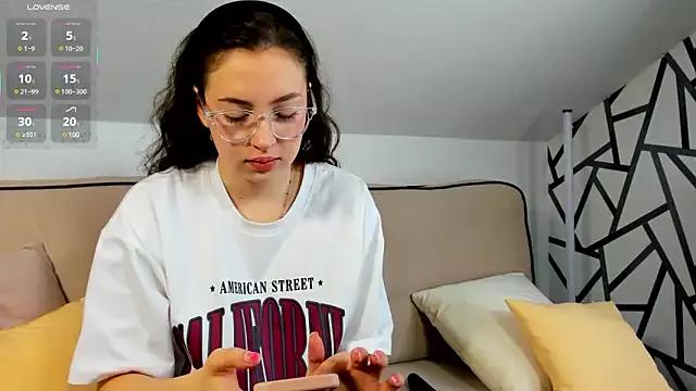 Lillie_Richardss from StripChat
