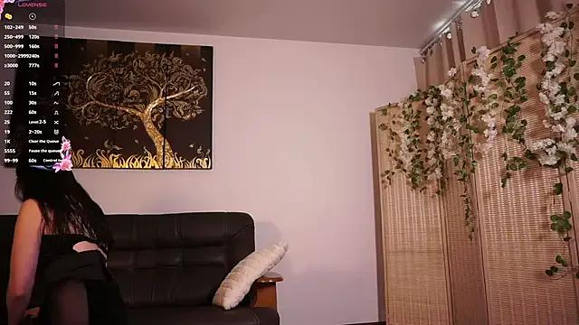 Lillu_Cooper from StripChat is Freechat