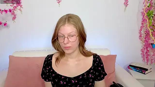 Lilly_Belly from StripChat is Freechat