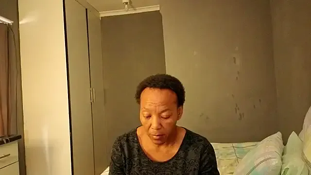 Lillyan_N from StripChat is Freechat