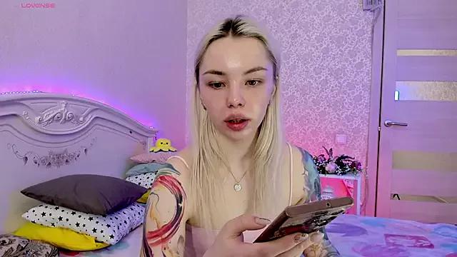 LillyMoure_ from StripChat