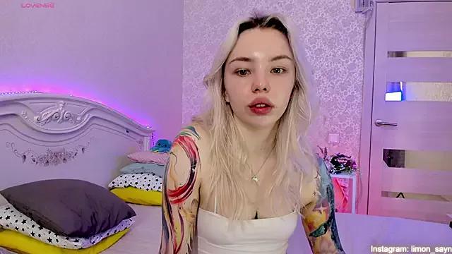 LillyMoure_ from StripChat