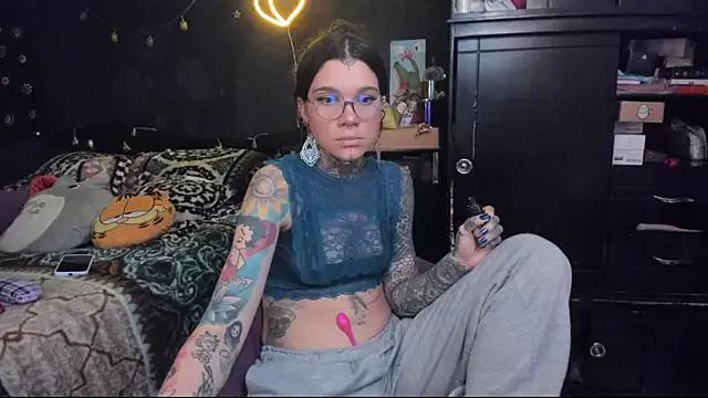 Lilmarieee from StripChat