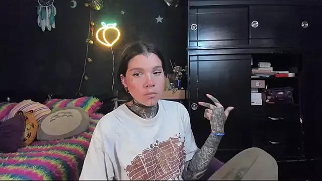 Lilmarieee from StripChat