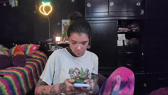 Lilmarieee from StripChat