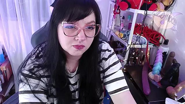 Try our streaming cams variety and talk on a personal level with our adorable girls streamers, showing off their bountiful shapes and dildos.