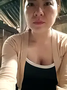 Lily-ross22 on StripChat 