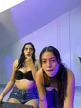 Lily__18 on StripChat 