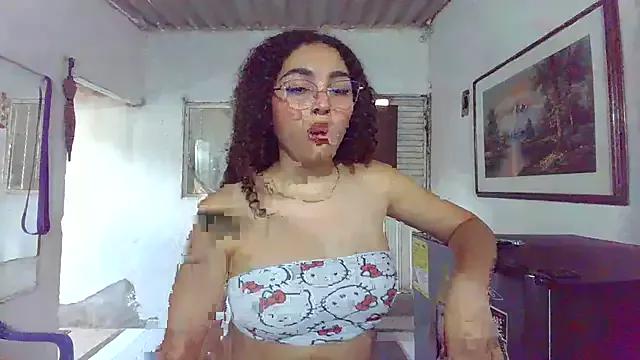 Lily_anal_squirt_ from StripChat