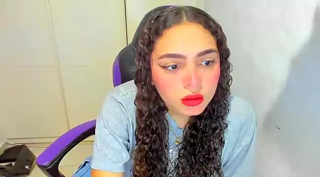 Lily_anal_squirt_ from StripChat