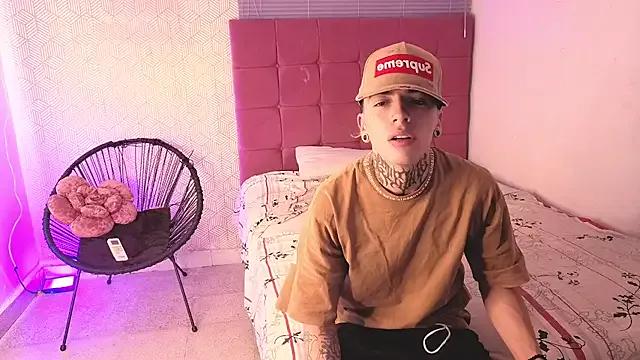 lily_and_wan from StripChat is Freechat