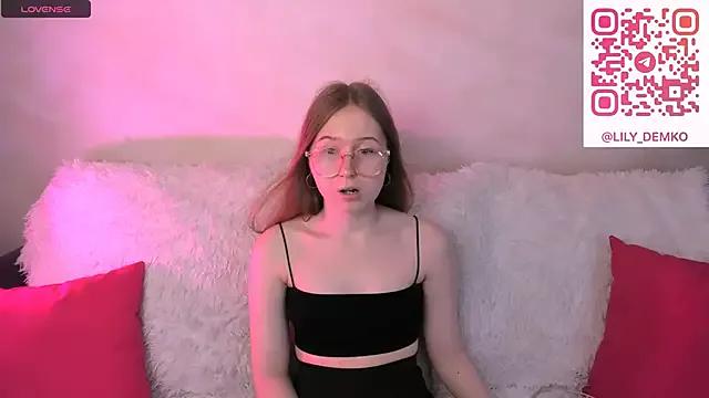 Lily_Barbie_ from StripChat is Freechat