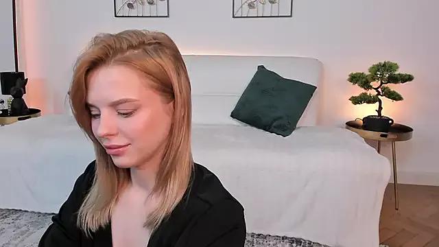 LilyFlamee from StripChat