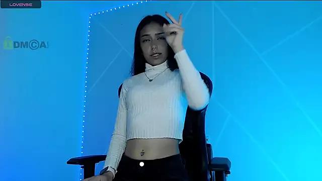lilylouisee from StripChat