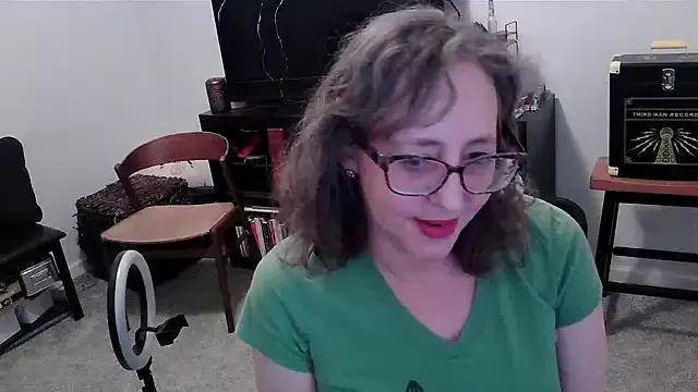 LilyLuscious from StripChat