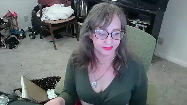 LilyLuscious from StripChat