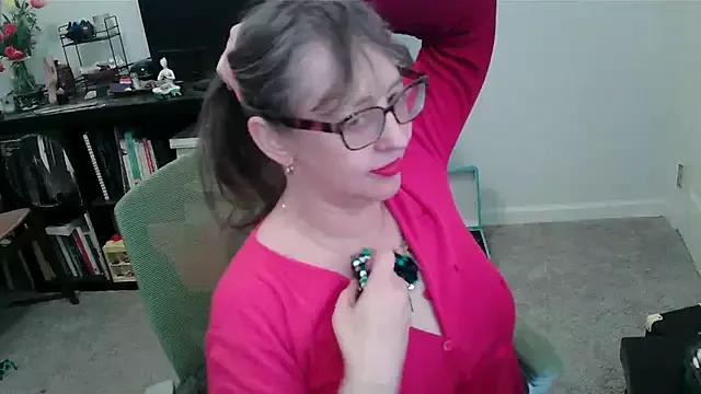 LilyLuscious from StripChat