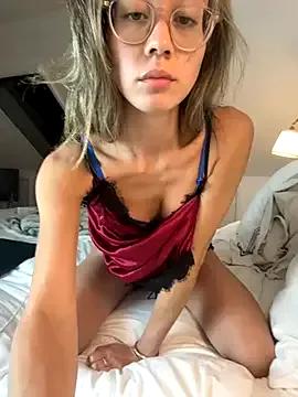 LilyRosexx from StripChat is Freechat