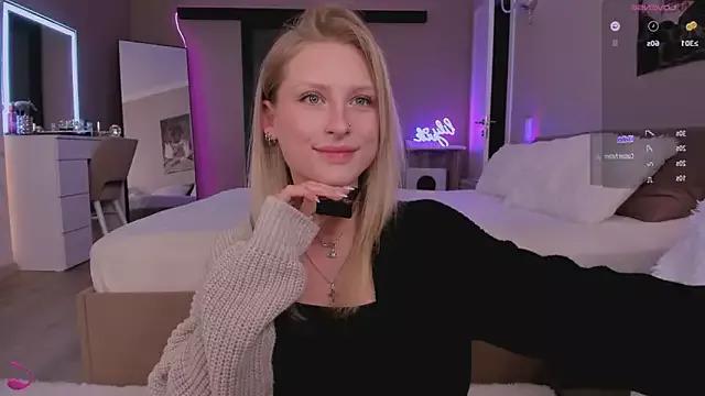 lilyvibe from StripChat is Freechat