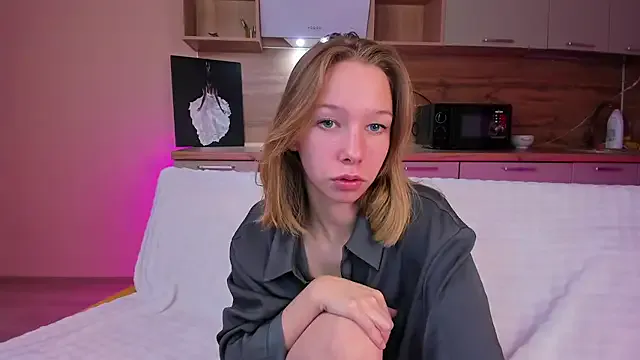 LilyVoise from StripChat