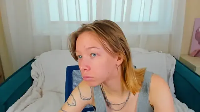 LilyVoise from StripChat