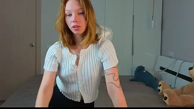 LilyVoise from StripChat