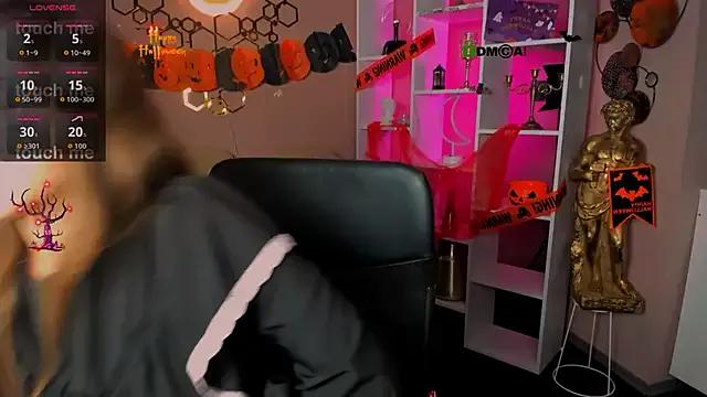 lina_fox12 from StripChat is Freechat